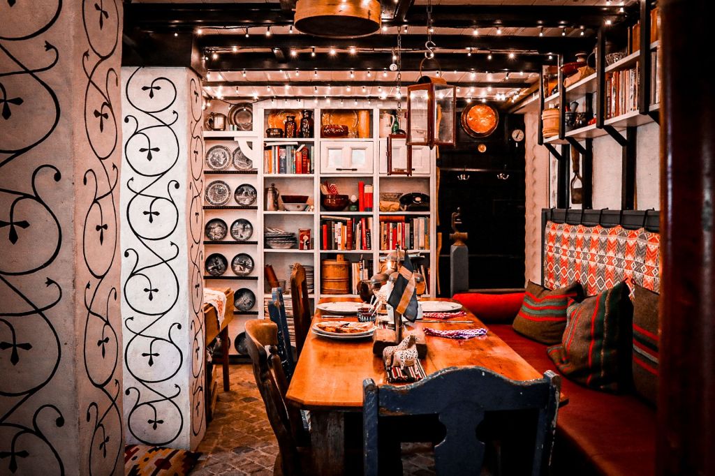 Fairy lights in breakfsst room